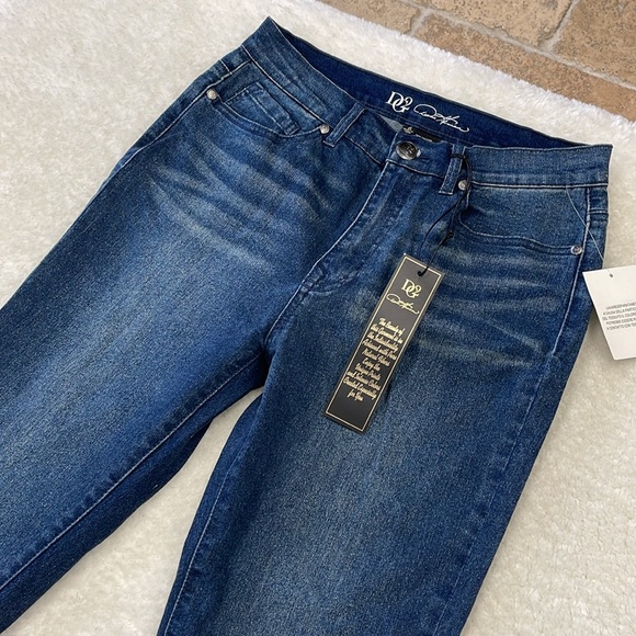 DG2 by Diane Gilman Women's Ruffle Hem Cropped Jeans - Picture 6 of 13